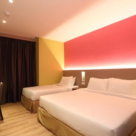 Capital O 9010 Yee Hotel Johor Bahru Extérieur photo