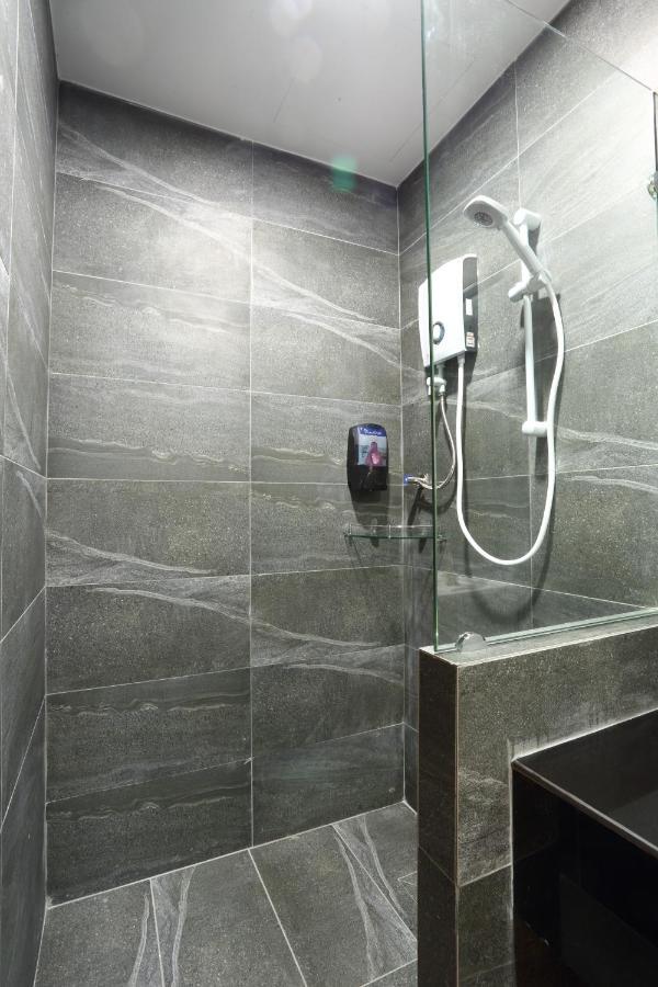 Capital O 9010 Yee Hotel Johor Bahru Extérieur photo