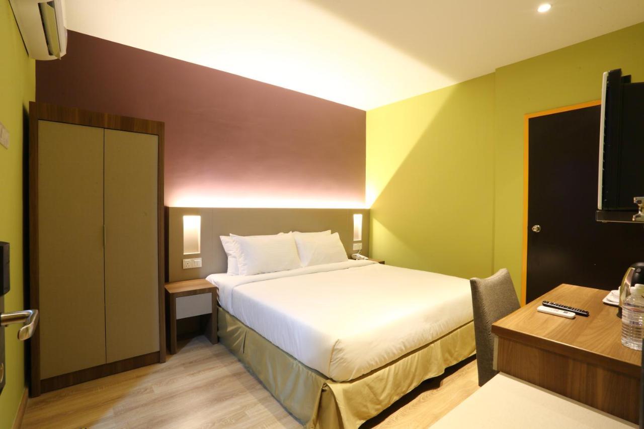 Capital O 9010 Yee Hotel Johor Bahru Extérieur photo